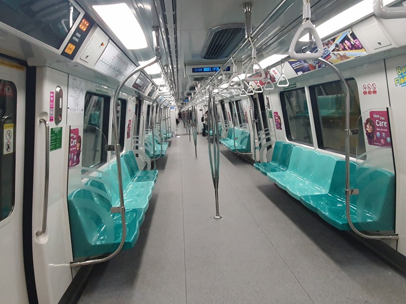 U-Bahn in Singapur von innen