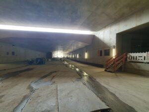 Haltestelle für Bus & Tram in der UVR